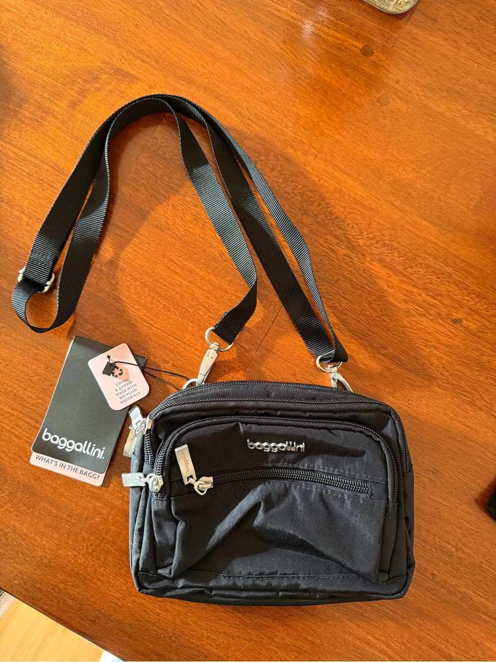 Baggallini Black Compact Crossbody Messenger Bag